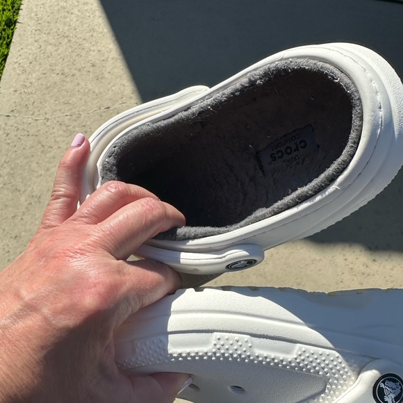 Crocs white with winter gray fuzzy insides M5/W7 - Picture 4 of 9